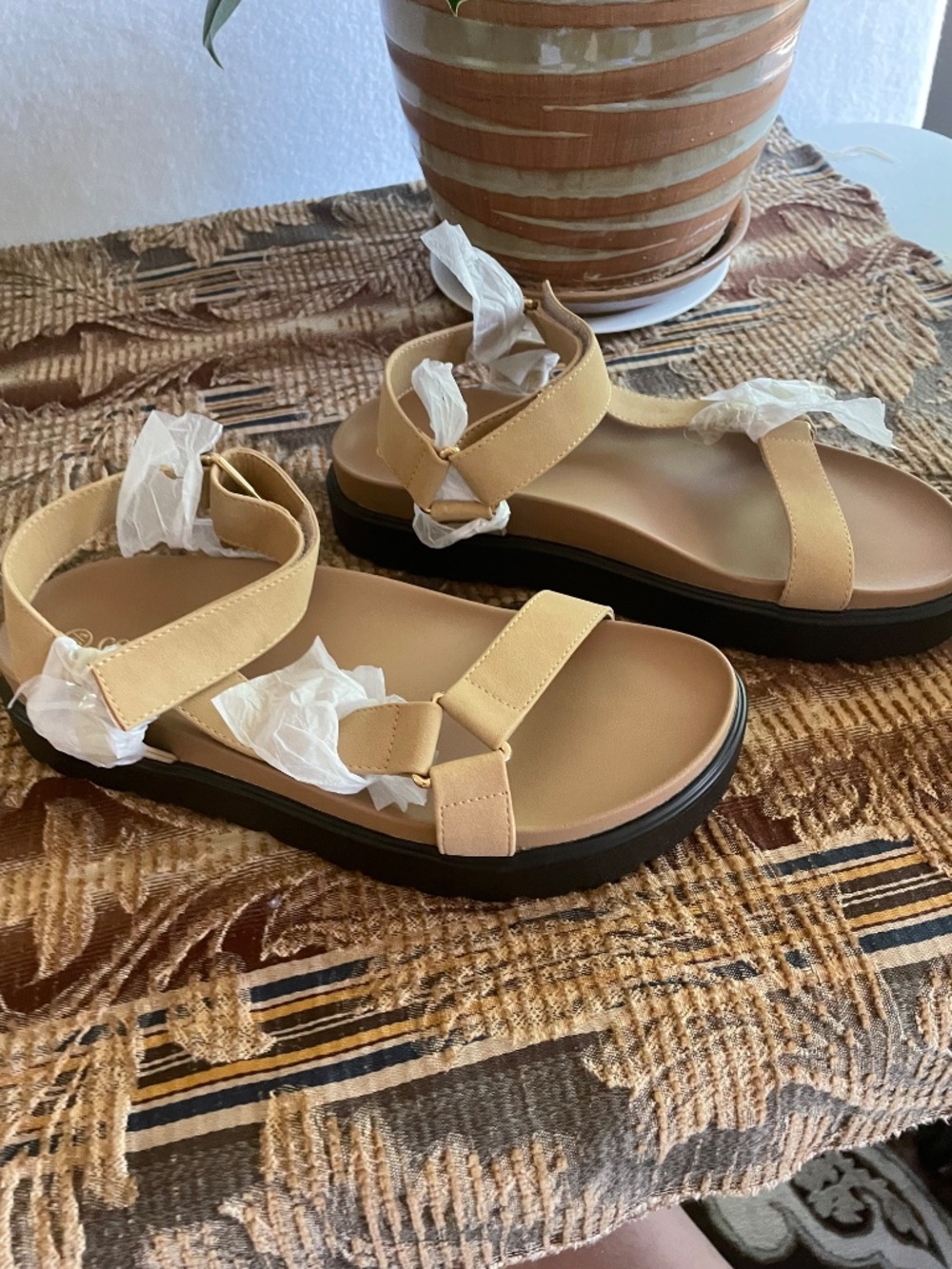 NWT Coutgo Tan Ankle Strap Platform Vegan/Faux Leather Sandals - size 8.5 - Picture 4 of 8